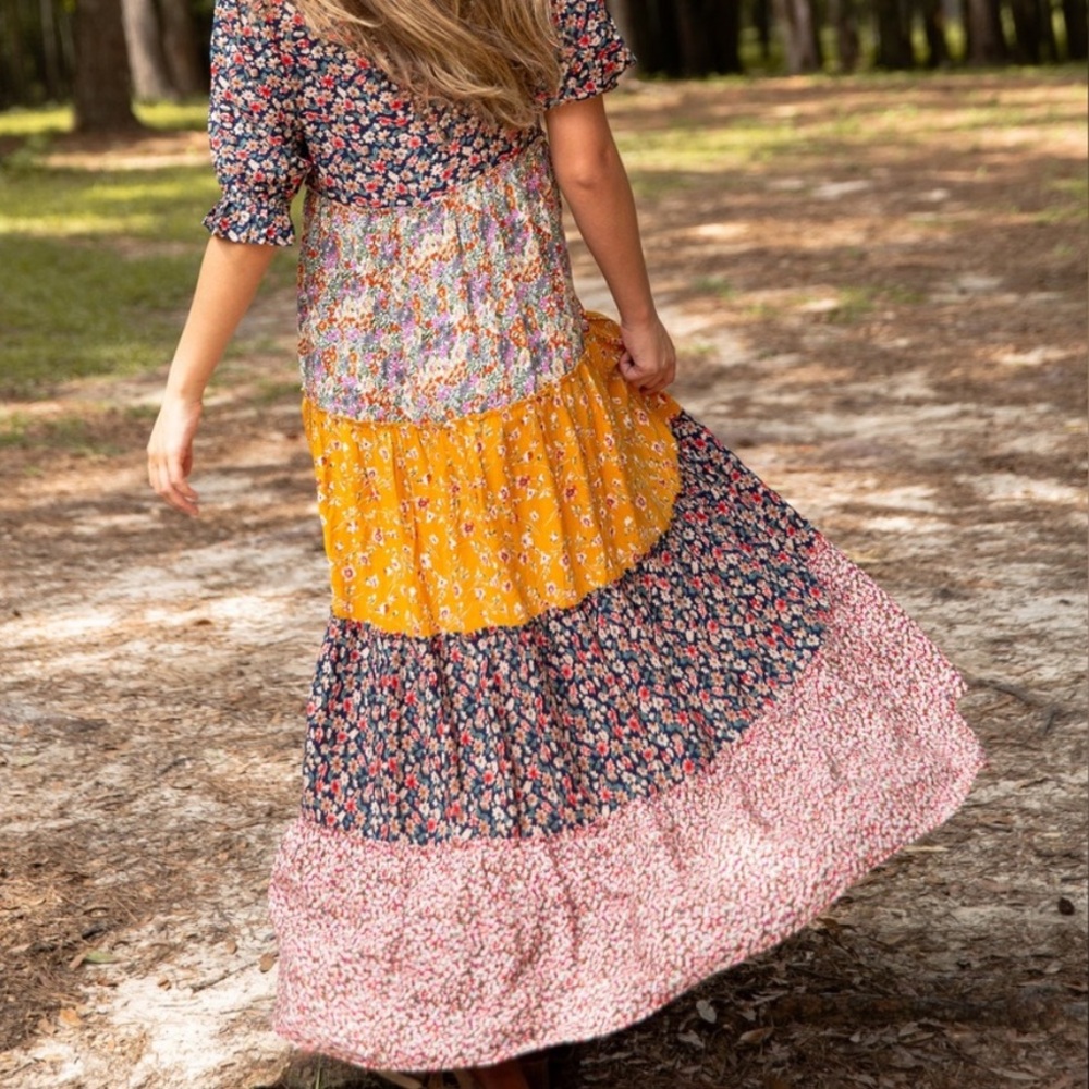 Natural Life Mixed Floral Print Tiered Colette Maxi Dress Blue Red Gold Large - Picture 4 of 11